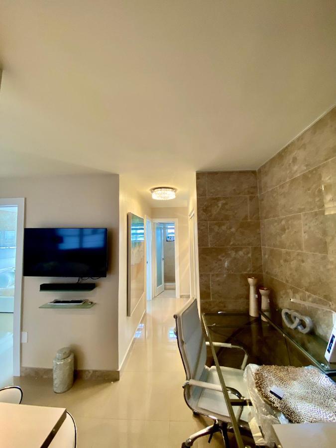 Premium Modern Waterfront With Miami Skyline View On The Bay 5 Mins Drive To Miami With Free Parking