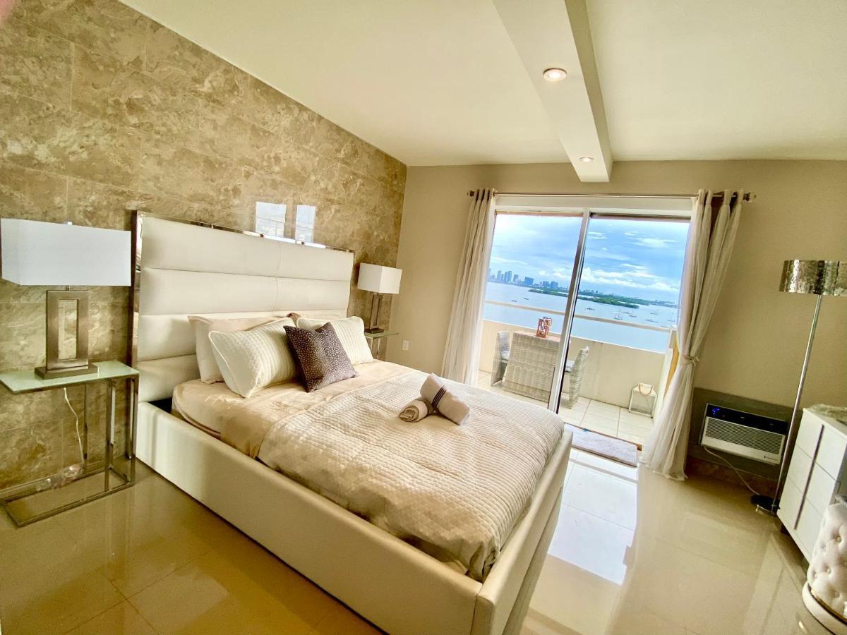 Premium Modern Waterfront With Miami Skyline View On The Bay 5 Mins Drive To Miami With Free Parking